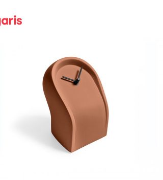 Osvaldo Clock brick red