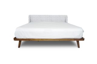 Giường Skagen 1m6 khung gỗ bọc vải đầu giường màu nhạt nhẹ nhàng sang trọng