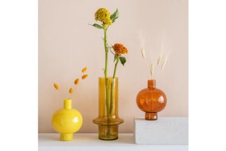 Bình trang trí Yolk màu vàng