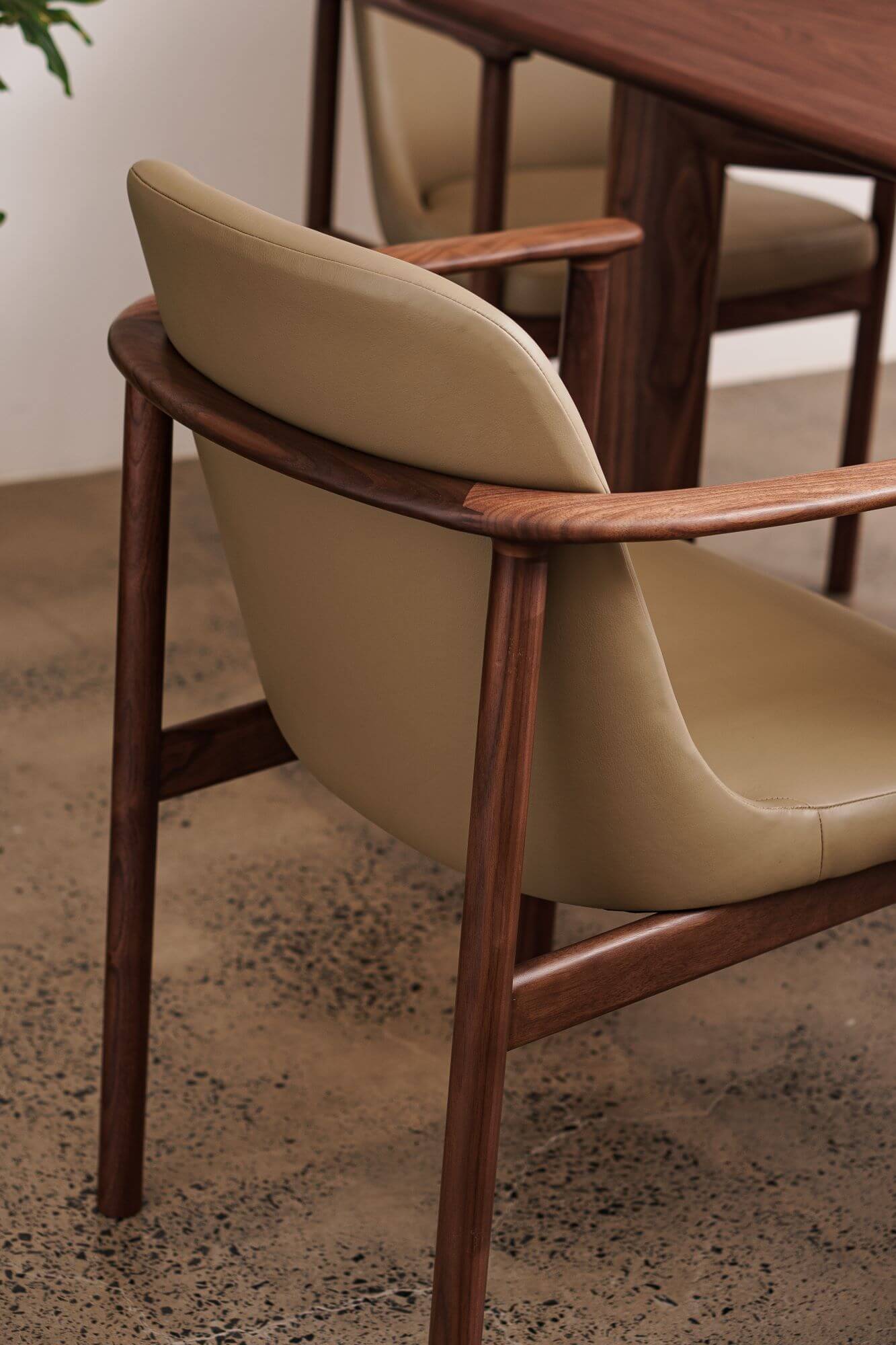 ghe-an-orientale-sang-trong-hien-dai